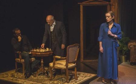Imagen El Teatro Juan Bravo acoge durante el fin de semana la obra ‘El perfume del tiempo’ y el estreno nacional de ‘¡Ay qué lío!’, de Eugenia...
